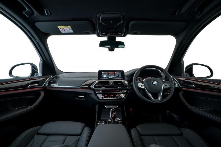 Торпедо BMW X3 xDrive30i Luxury Line (G01) 2018 года  (MY) (фото 18 из 23)